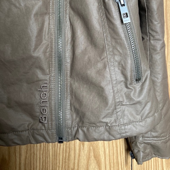 Bench Jacket - Picture 2 of 12